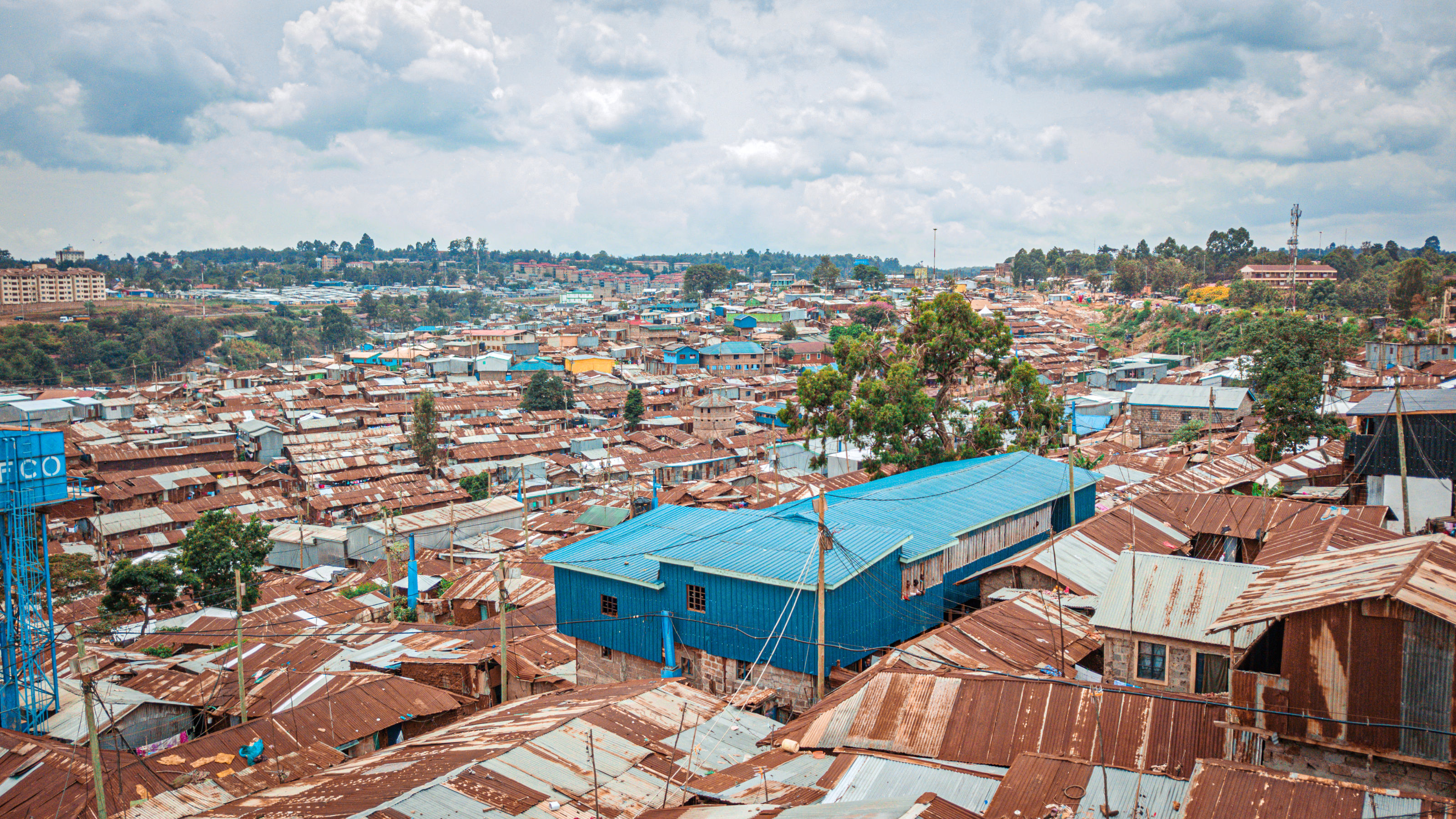Überblick über Kibera mit Schulgebäude