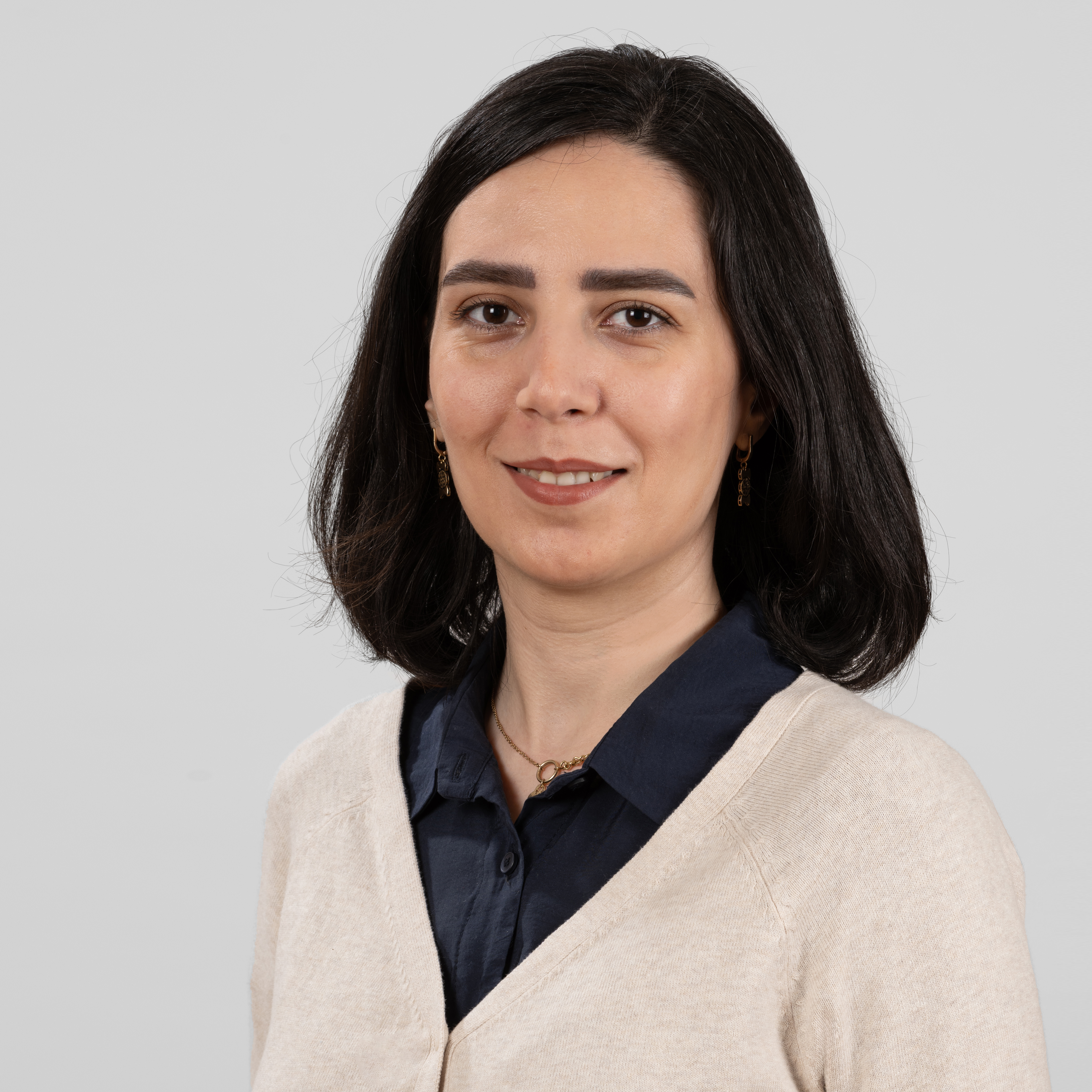 Portrait Mona Alikhani