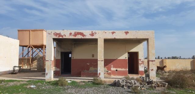 Fehlende oder mangelhafte Toiletten als Hürde für die Schulbildung: Kaputte Toilette in Muhalab