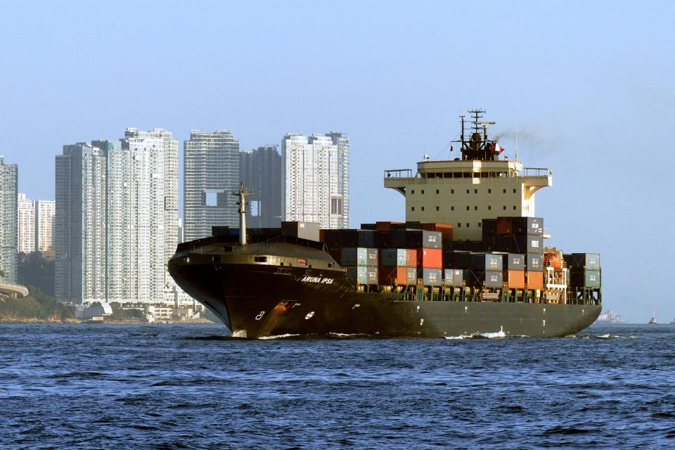 Titelbild Bildung-Globalisierung - Containerschiff